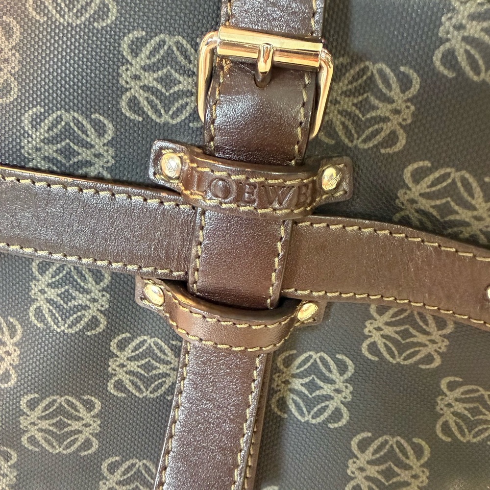 Loewe Vintage Anagram Logo Tote Bag
Brown and Black Shoulder Bag - Picture 7 of 16
